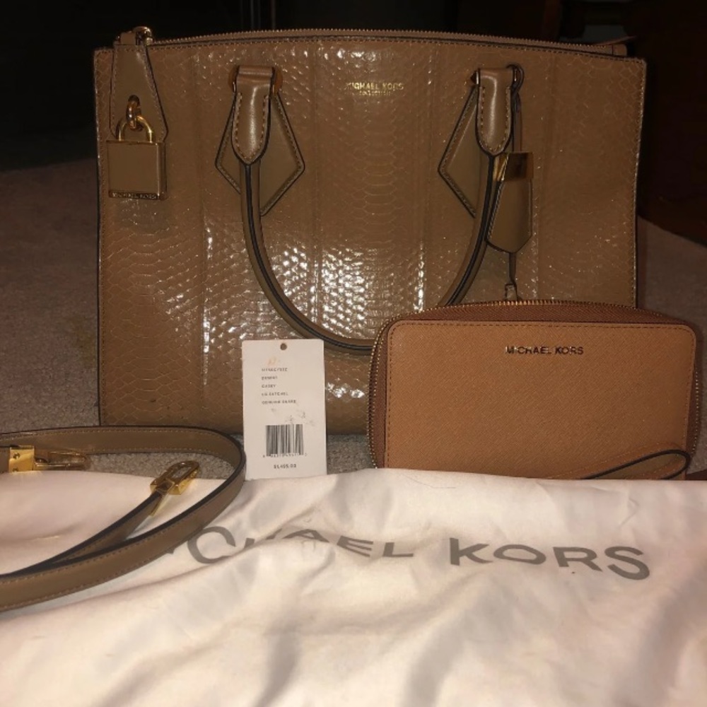michael kors lg casey snakeskin purse wallet set